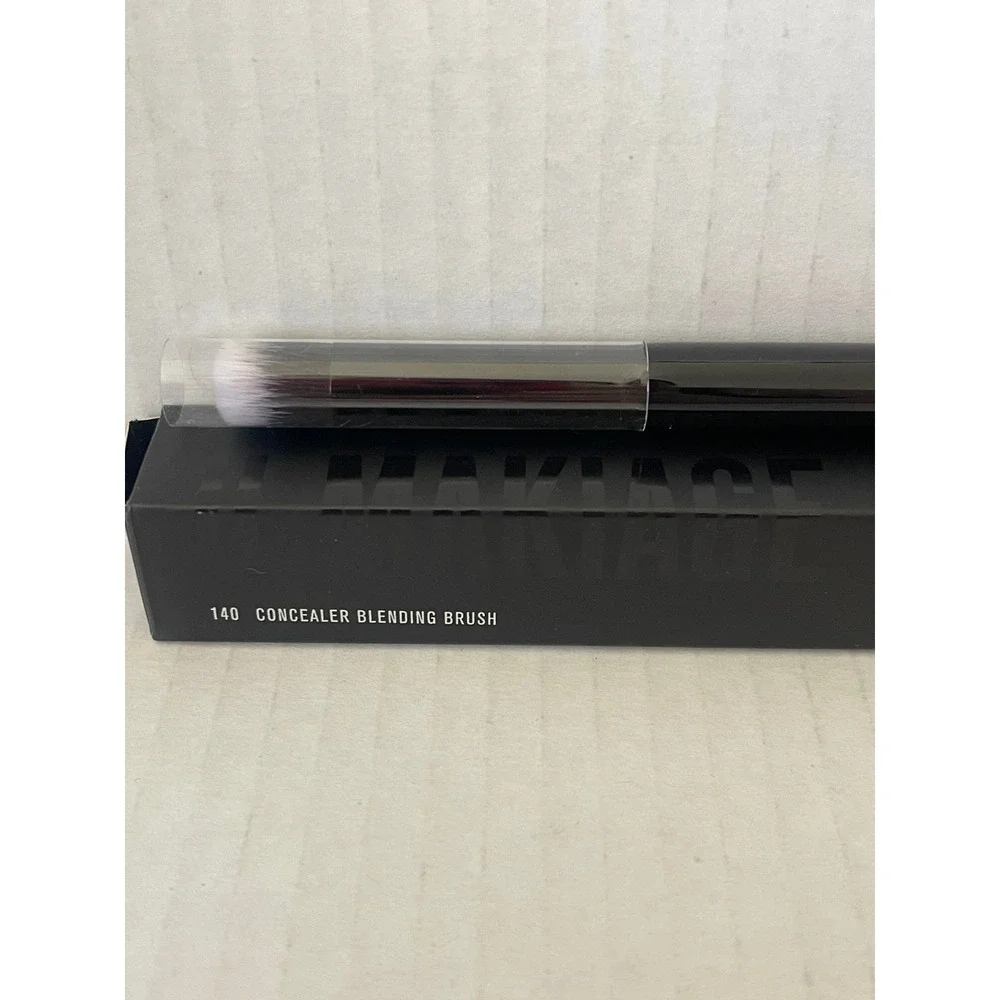 NIB - IL MAKIAGE #140 Concealer Blending Brush